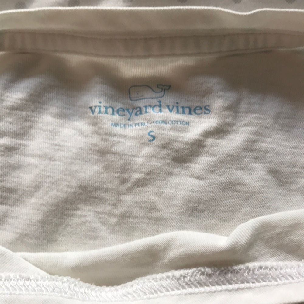 Vineyard Vines T-Shirt with front whale - Picture 3 of 3